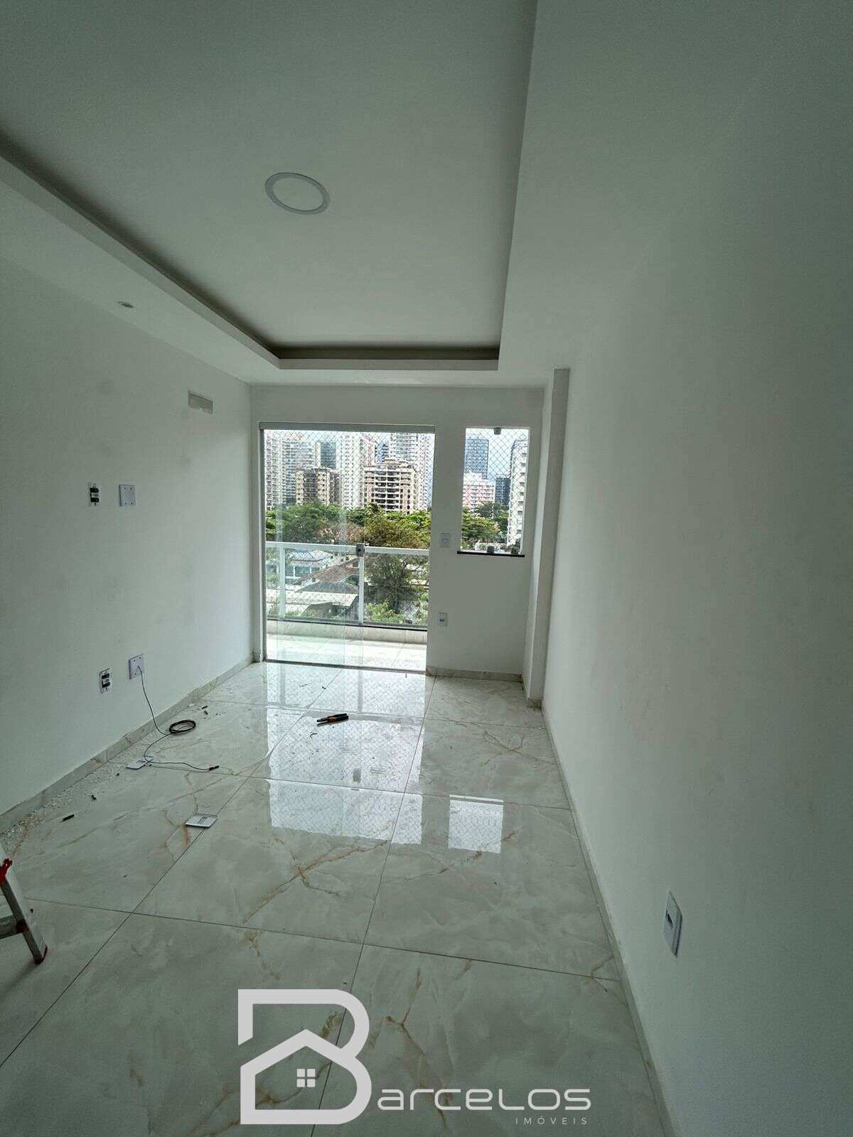  - Apartamento à venda, com 2 quartos, 64m²